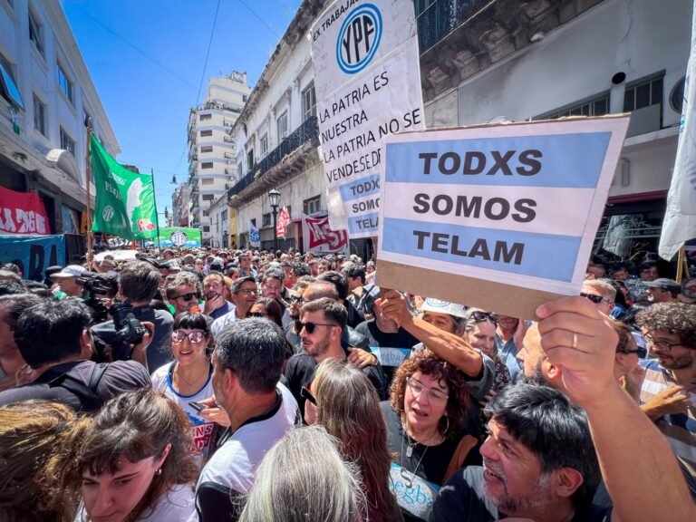 Toda la solidaridad a los y las periodistas de Argentina: ¡No al desmantelamiento de la comunicación pública!